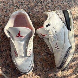 USED Jordan 3’s size 8.5 in fair condition